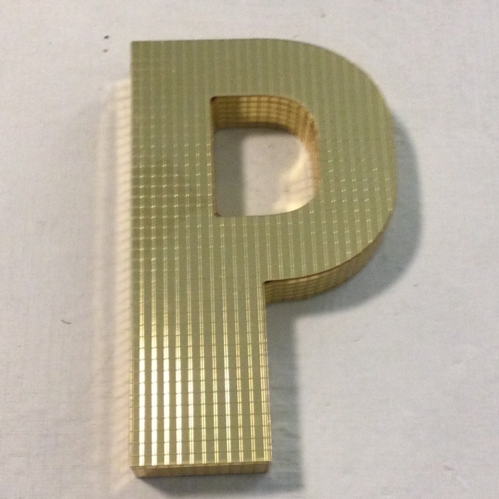 Ashland Gold Letter 'P' Home Accent